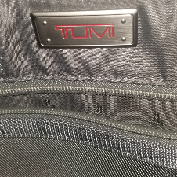 Tumi Alpha Casual Day Tote - Picture 3 of 7
